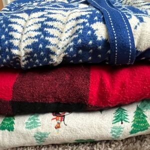 Old Navy Christmas flannel pajama bottoms size s lot of 3